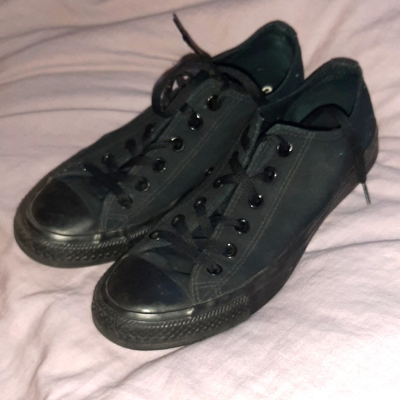 Black low convers - Picture 1 of 3